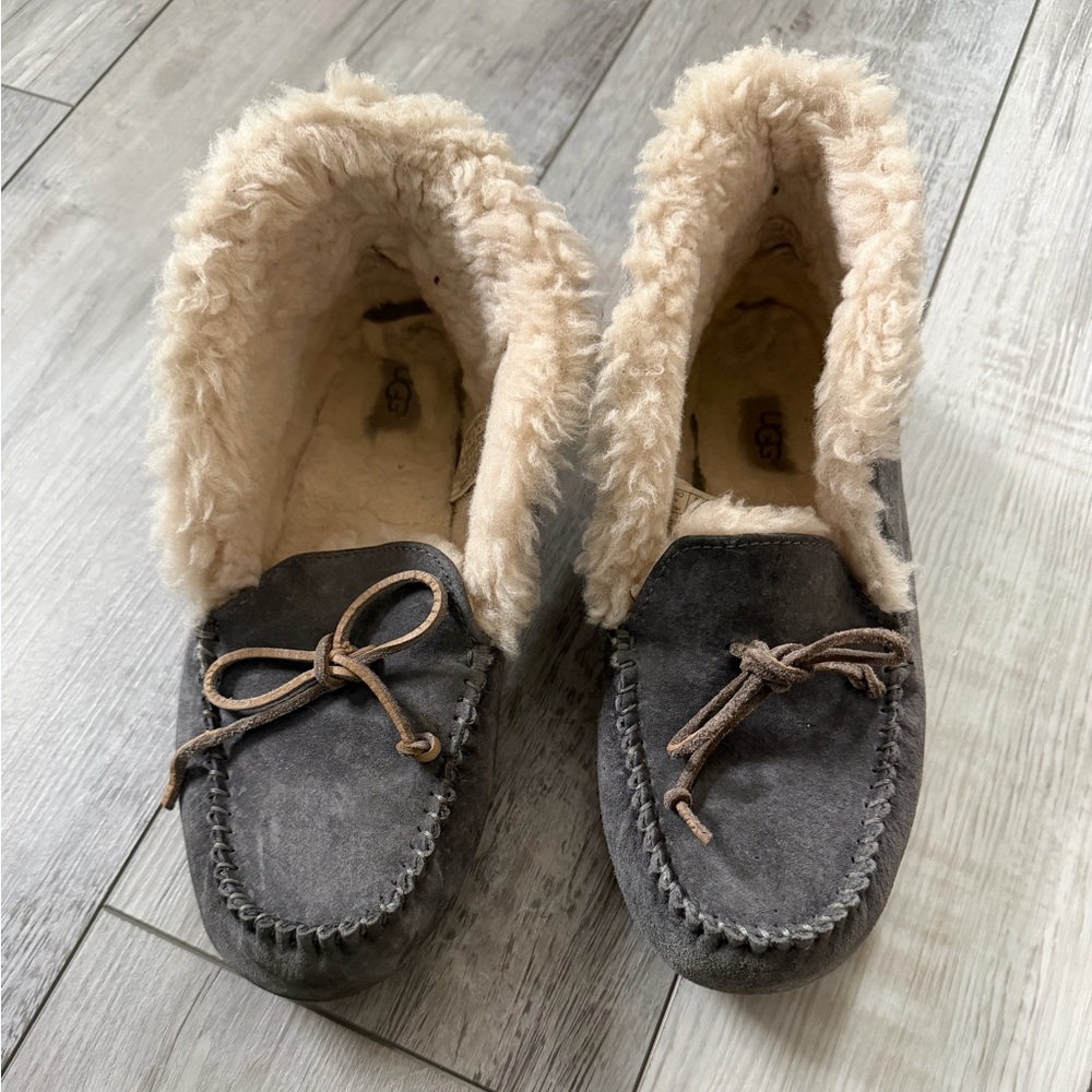 UGG Women’s Alena Moccasin Slippers- nightfall size women’s 9 - Picture 3 of 10